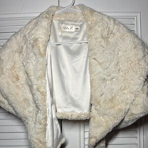chic Ivory Faux Fur Jacket